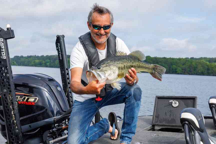 Arkansas’ new trophy bass program works to reward anglers, help fish population