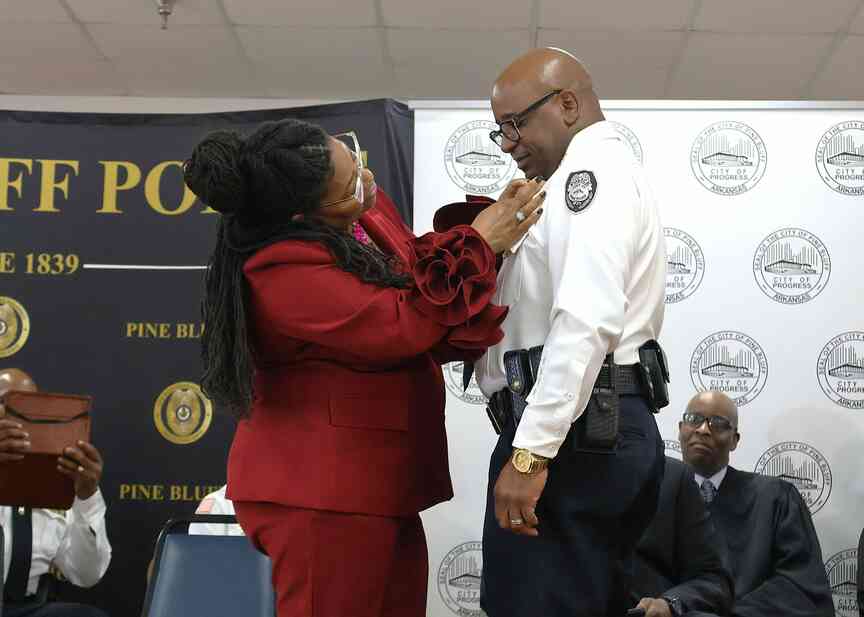Pine Bluff’s police chief, fire chief sworn into office