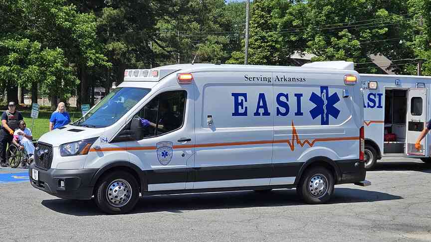 Pine Bluff EMT recovering following reported hijack along I-530