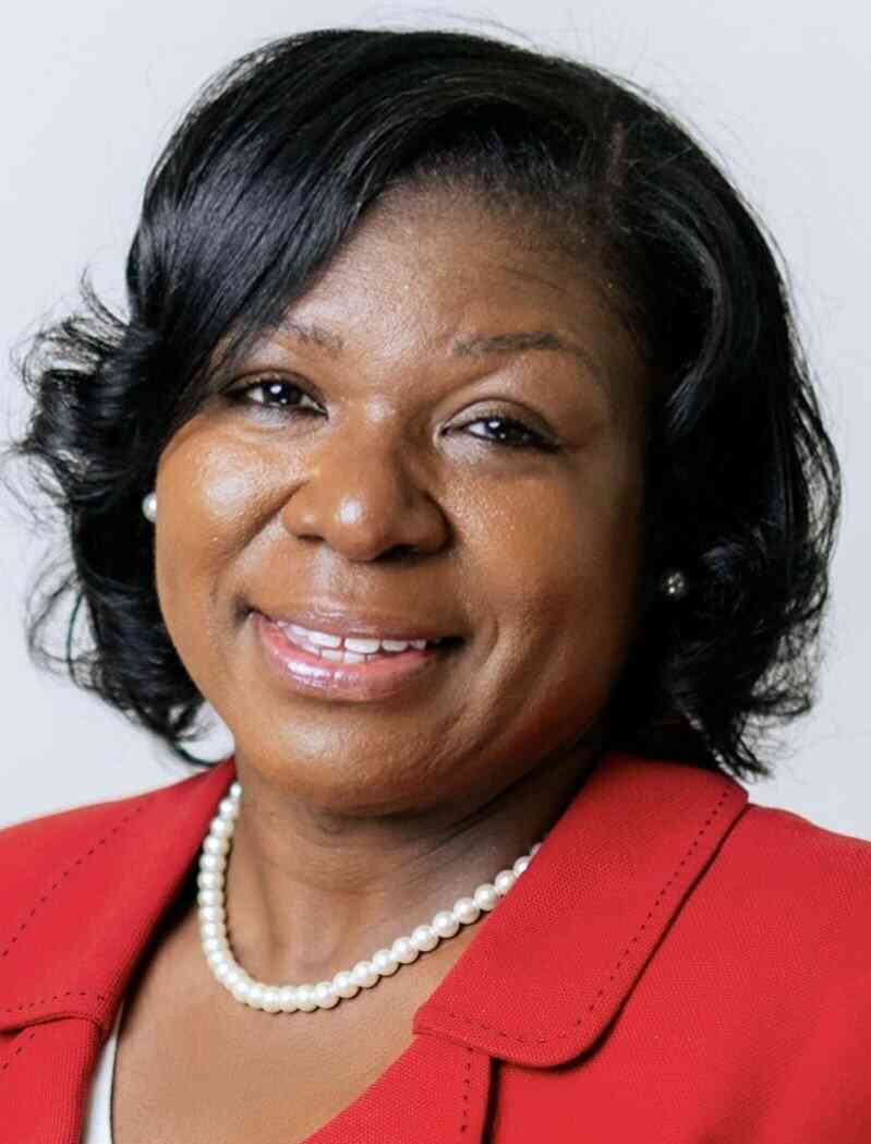 Retiring Jefferson County circuit clerk endorses Compton to replace her