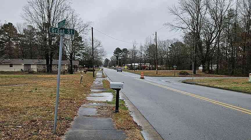 Pine Bluff committee votes to apply for grant to complete Grant Street project